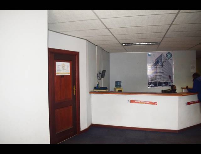 2,030M² OFFICE FOR SALE IN KEMPTON PARK CENTRAL